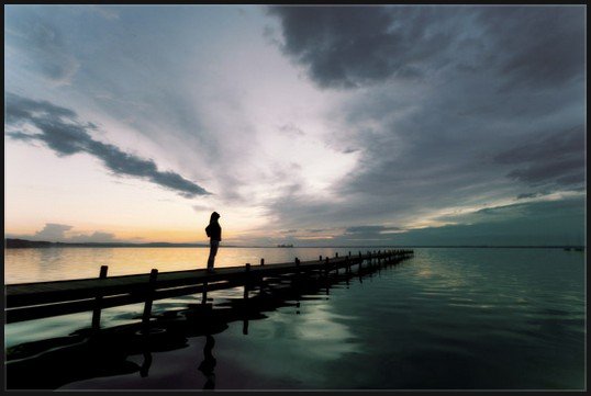 Fantastic Glossy Lighting Effects in Photoshop